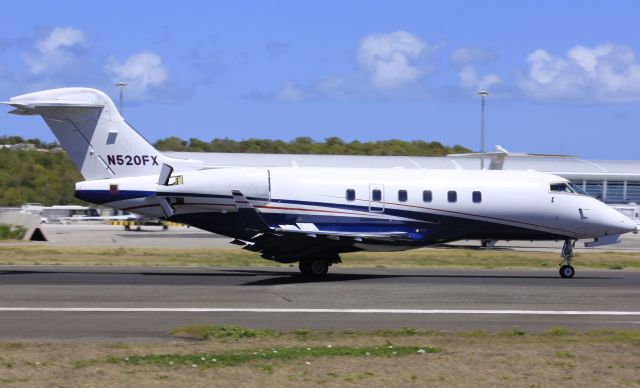 Bombardier Challenger 300 (N520FX)