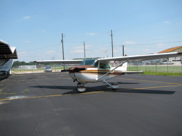 Cessna Skyhawk (N4966G)