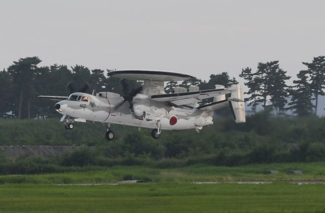 Grumman E-2 Hawkeye (44-3462) - 26.Aug.2022br /Randing at RWY07 !!