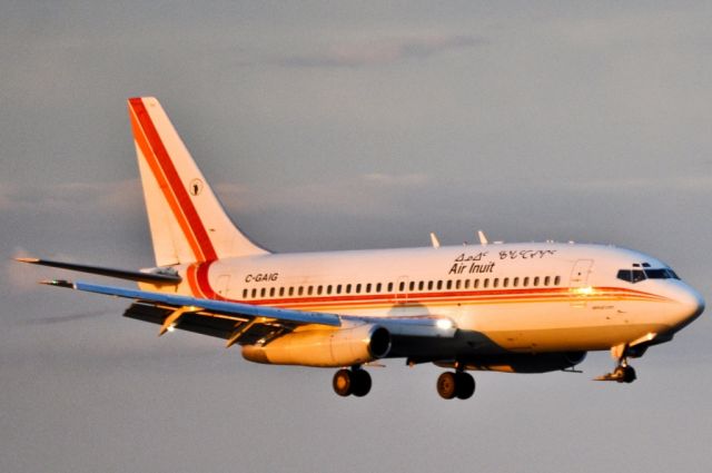 Boeing 737-200 (C-GAIG)