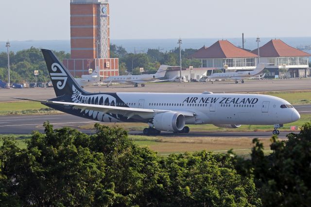 Boeing 787-9 Dreamliner (ZK-NZQ)