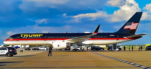 Boeing 757-200 (N757AF) - N757AF TRUMP 1991 Boeing 757-2J4 C/N 25155/371 - Just landed...br /Southwest Florida International Airport (KRSW)br /Fort Myers, Floridabr /Photo: David/Deborah Del Coro br /Abril 21, 2023br /(TDelCoro)