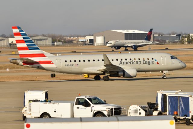 Embraer 175 (N300LK) - 12-31-22