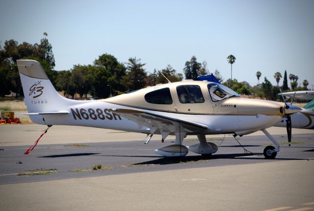 Cirrus SR-22 (N688SR)