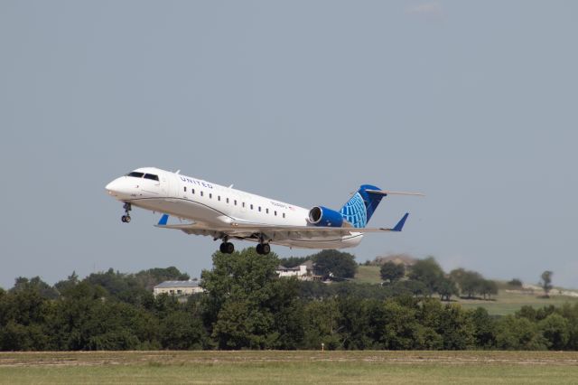 Canadair Regional Jet CRJ-200 (N246PS)