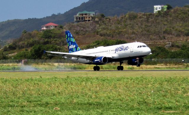 Airbus A320 (N644JB)