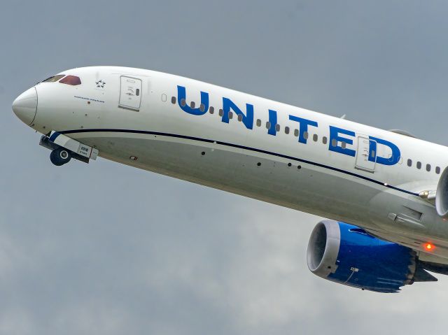 BOEING 787-10 Dreamliner (N14016) - Wheels up for UAL3812 Heavy, a Boeing 787X Dreamliner, carrying the Cleveland Browns, departing RWY 6R, bound for Harry Reid Intl – KLAS Friday afternoon, 27 Sep 2024.