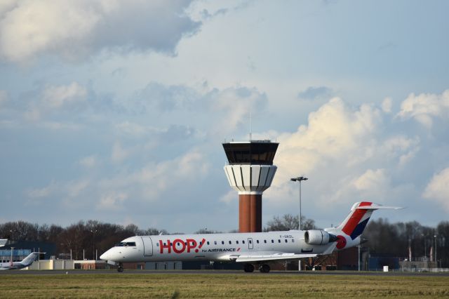 Canadair Regional Jet CRJ-700 (F-GRZL)