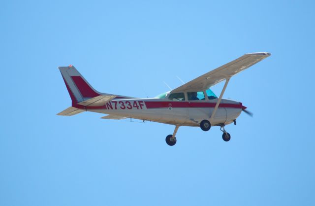 Cessna Skyhawk (N7334F)