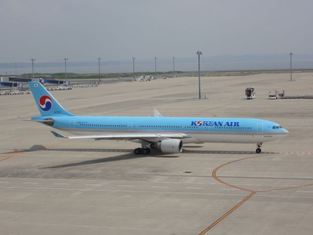 Airbus A330-300 (HL7525)