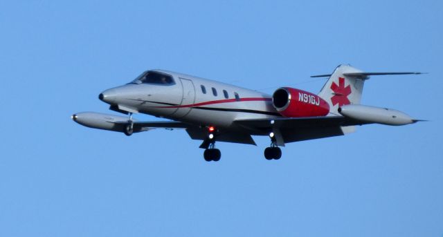 Learjet 35 (N91GJ) - On final is this Air Ambulance 1975 Gates Learjet 35A in the Winter of 2021.