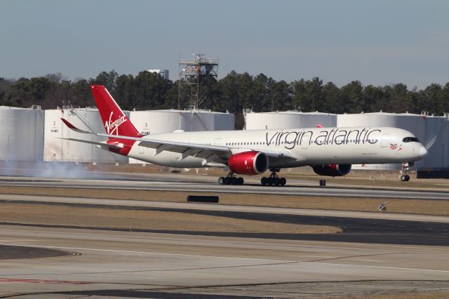 Airbus A350-1000 (G-VLUX)