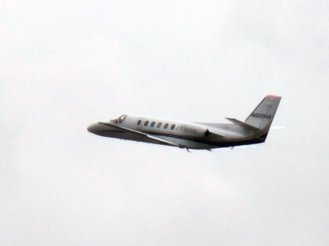 Cessna Citation III (N822HA) - Take off runway 26.