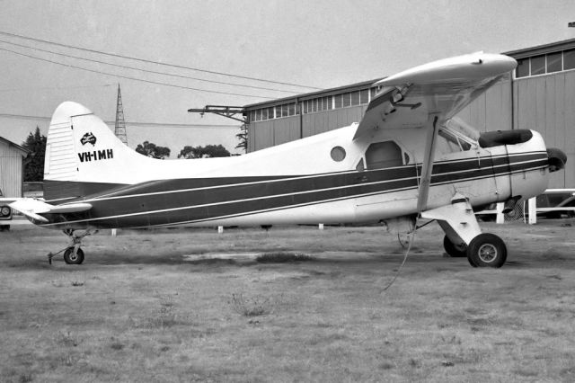 VH-IMH — - DE HAVILLAND CANADA DHC-2 BEAVER - REG VH-IMH (CN 1461) - MOORABBIN VIC. AUSTRALIA - YMMB (9/11/80)