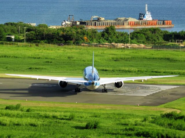 Boeing 787-8 (G-TUII)