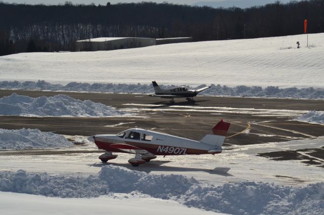 Piper Cherokee (N4907L)