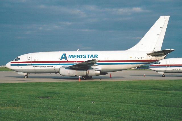 Boeing 737-200 (N767TW) - 05-16-2005