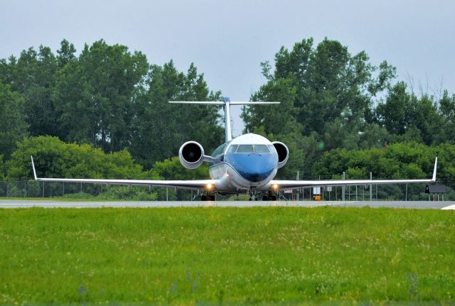 Canadair Regional Jet CRJ-100 (C-GFIO)