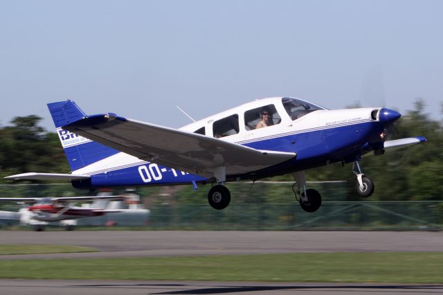 Piper Cherokee (OO-TMF)
