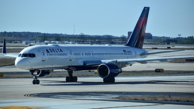 Boeing 757-200 (N685DA)