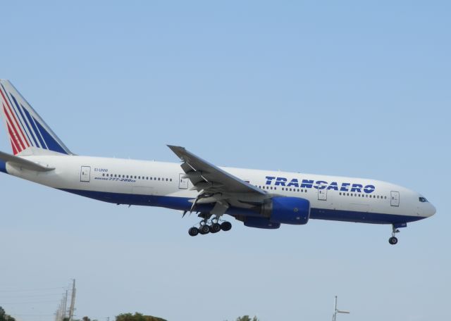 Boeing 777-200 (EI-UNW) - Transaero B777-200ER