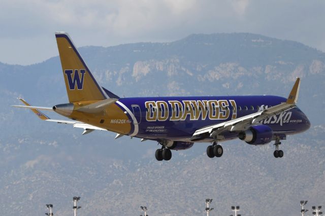 Embraer 175 (N662QX)