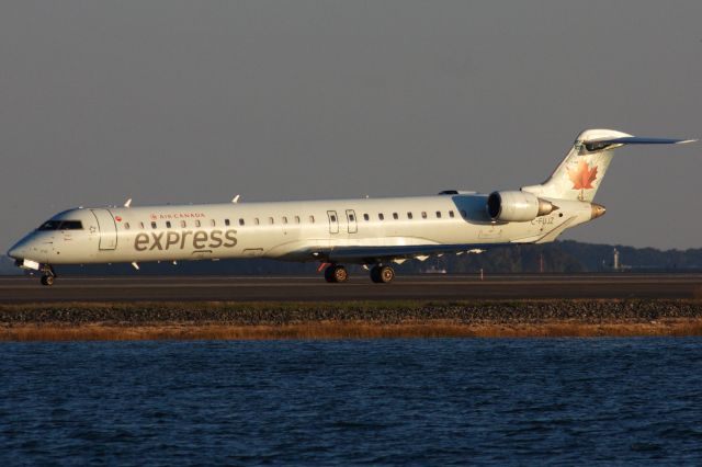 Canadair Regional Jet CRJ-900 (C-FUJZ)