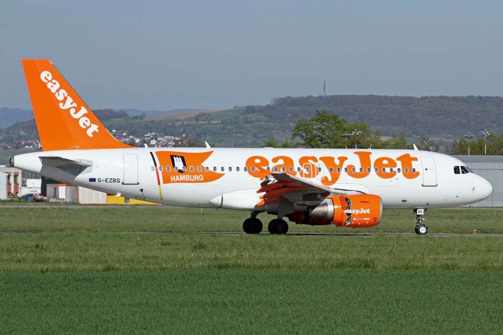 Airbus A319 (G-EZBG) - "Hamburg" livery