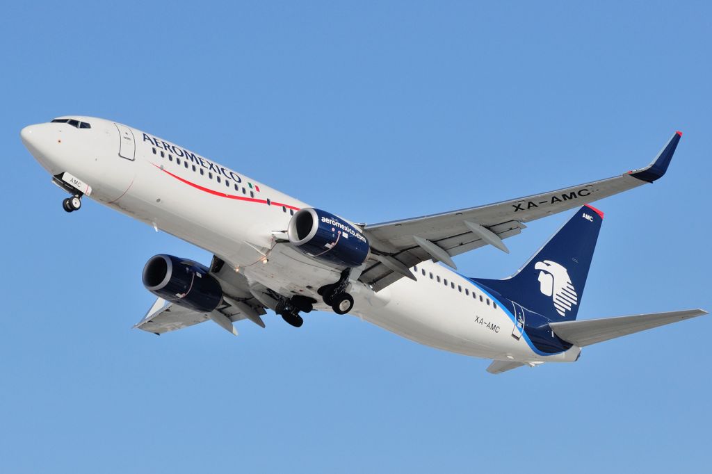 Boeing 737-800 (XA-AMC)