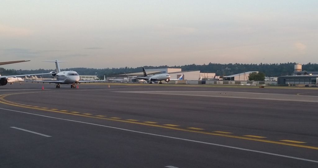 BOEING 767-300 —