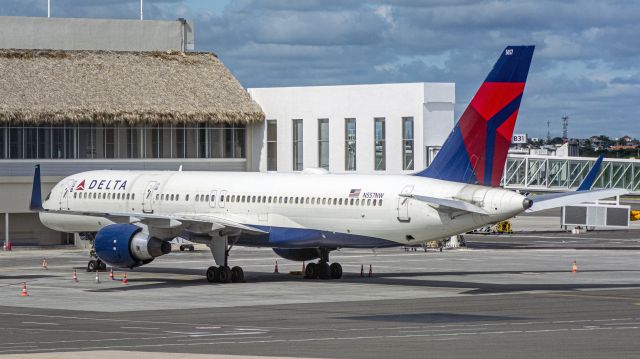 Boeing 757-200 (N557NW) - 12/28/23