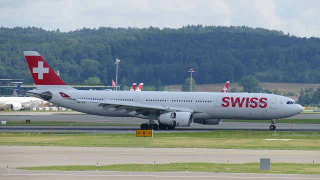 Airbus A330-300 (HB-JHL)