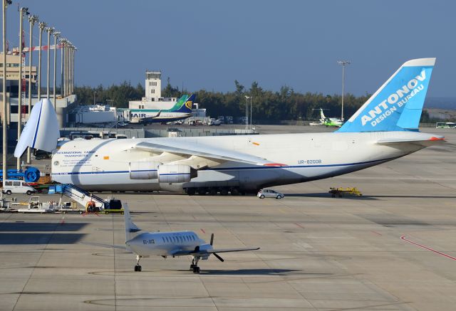 Antonov An-124 Ruslan (UR-82008)