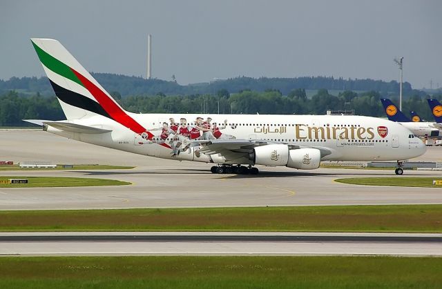 Airbus A380-800 (A6-EES)