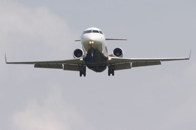 Canadair Regional Jet CRJ-200 (ASQ5516) - "ACEY" 5516 on final for rwy 22