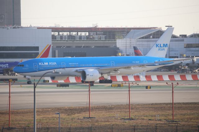Boeing 777-200 (PH-BQF)