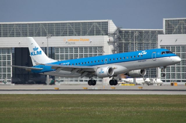 Embraer ERJ-190 (PH-EZE)