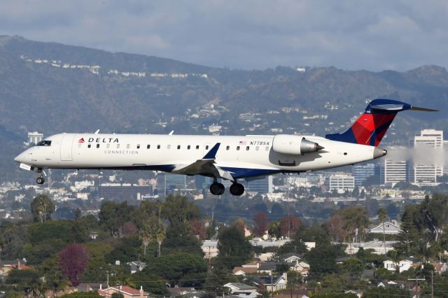 Canadair Regional Jet CRJ-700 (N778SK)