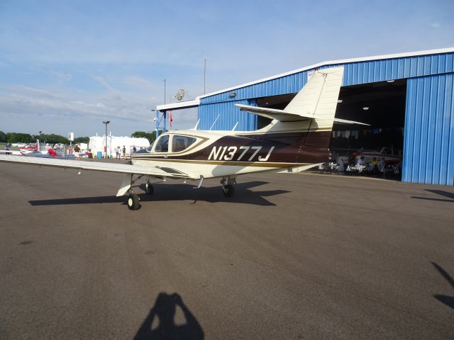 Rockwell Commander 114 (N1377J)