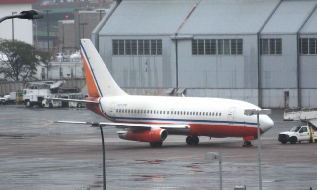 Boeing 737-200 (N252TR) - Skyking still in the old Hooters Air colors