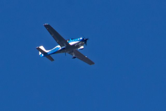 Cirrus SR-22 (N726KR) - Photo taken at 1211HrsEST on 27-Feb-2018 while aircraft is enroute to KTEB.