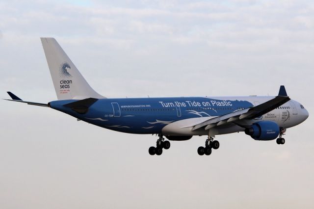 Airbus A330-200 (CS-TQW)