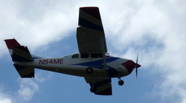 Cessna 206 Stationair (N54ME) - On short final is this 2019 Cessna P206E Stationair in the Spring of 2023