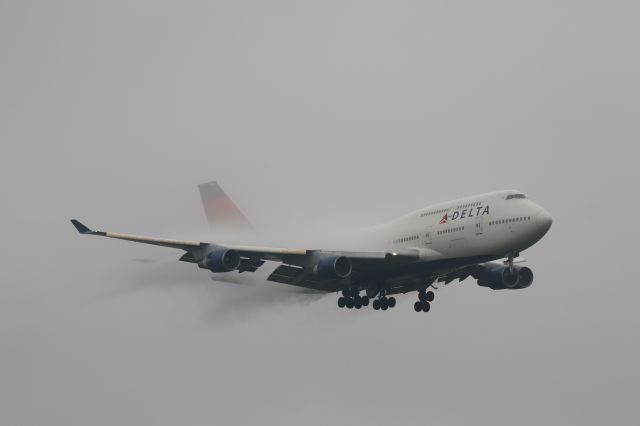 Boeing 747-400 (N667US) - 24 September 2016:SEA-NRT.