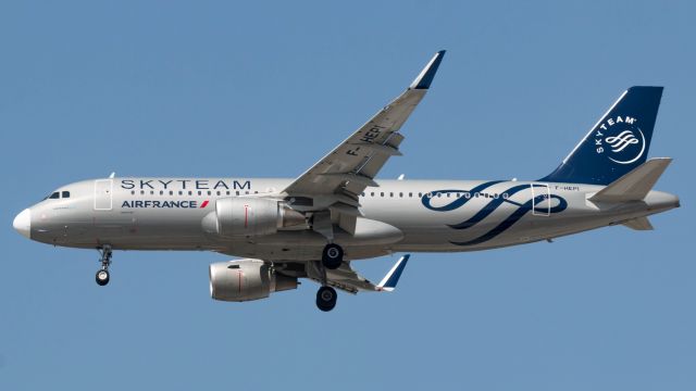 Airbus A320 (F-HEPI)