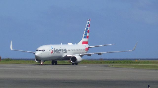 Boeing 737-800 (N864NN)