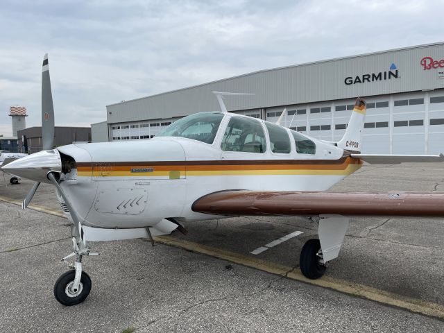 Beechcraft Bonanza (33) (C-FPOB)