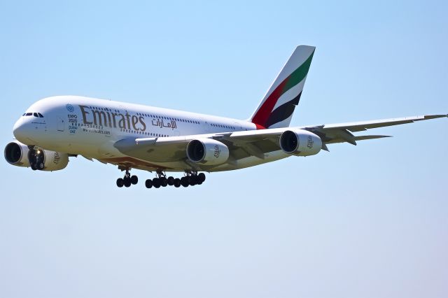 Airbus A380-800 (A6-EEF)