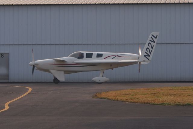 RUTAN Defiant (N22VL)