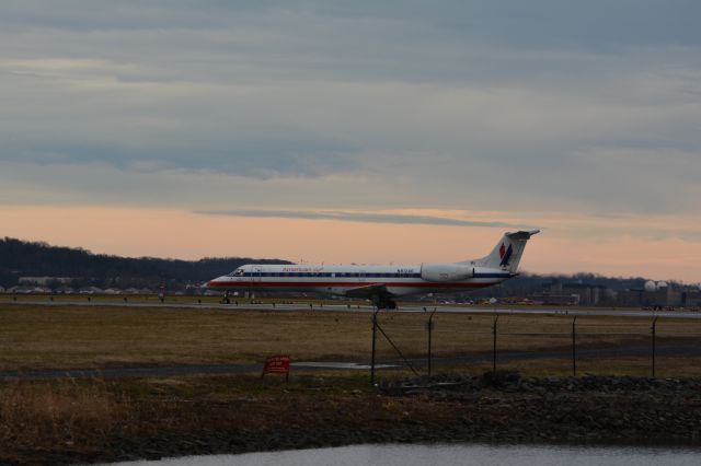 Embraer ERJ-135 (N812AE)